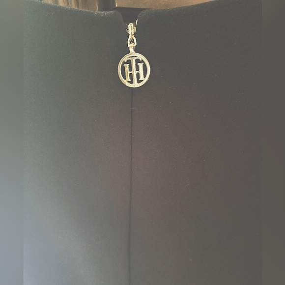 Tommy Hilfiger NWT Little Black Dress Size 8 with Gold Tone Zip Pull S/S Poly - Picture 5 of 8